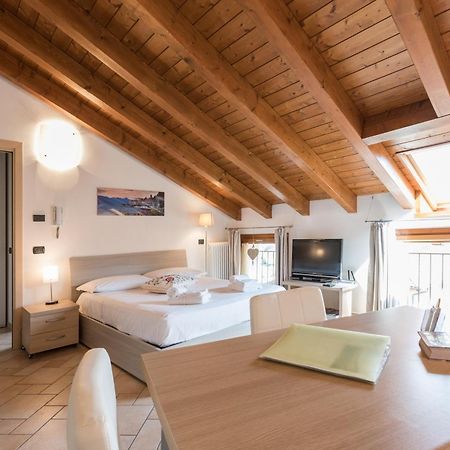 La Filanda Apartments By Wonderful Italy Bellagio Bagian luar foto