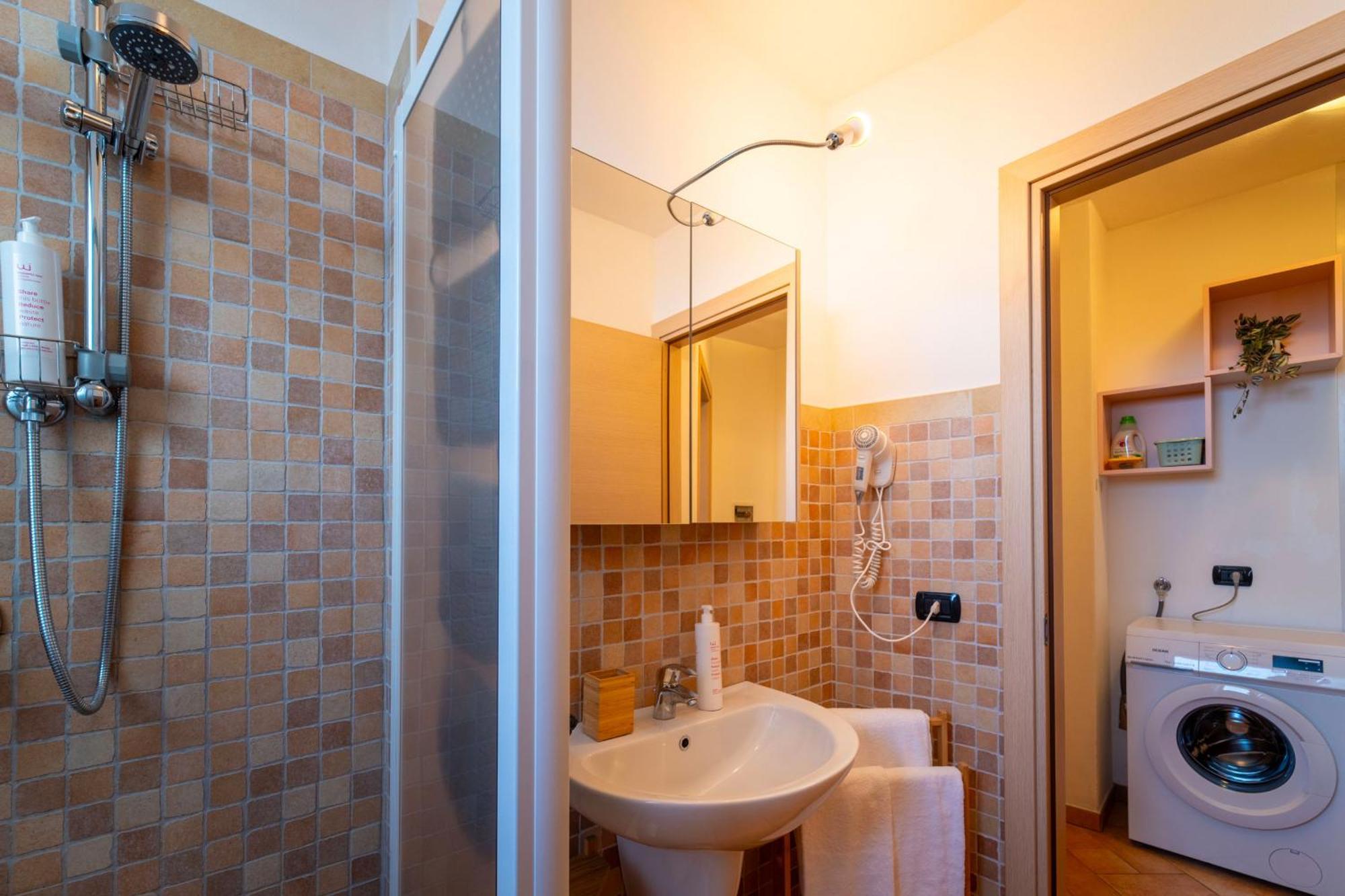 La Filanda Apartments By Wonderful Italy Bellagio Bagian luar foto