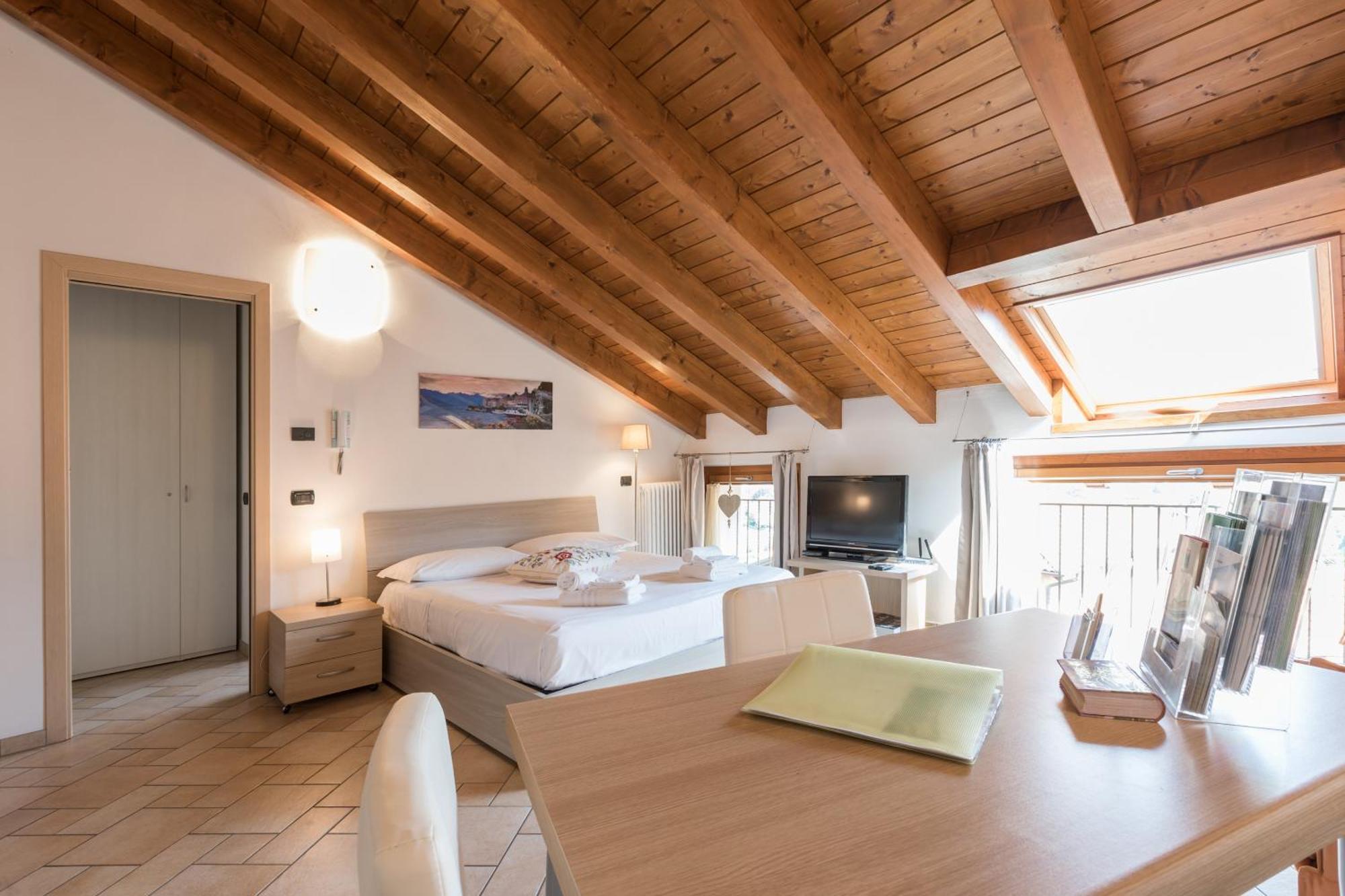 La Filanda Apartments By Wonderful Italy Bellagio Bagian luar foto