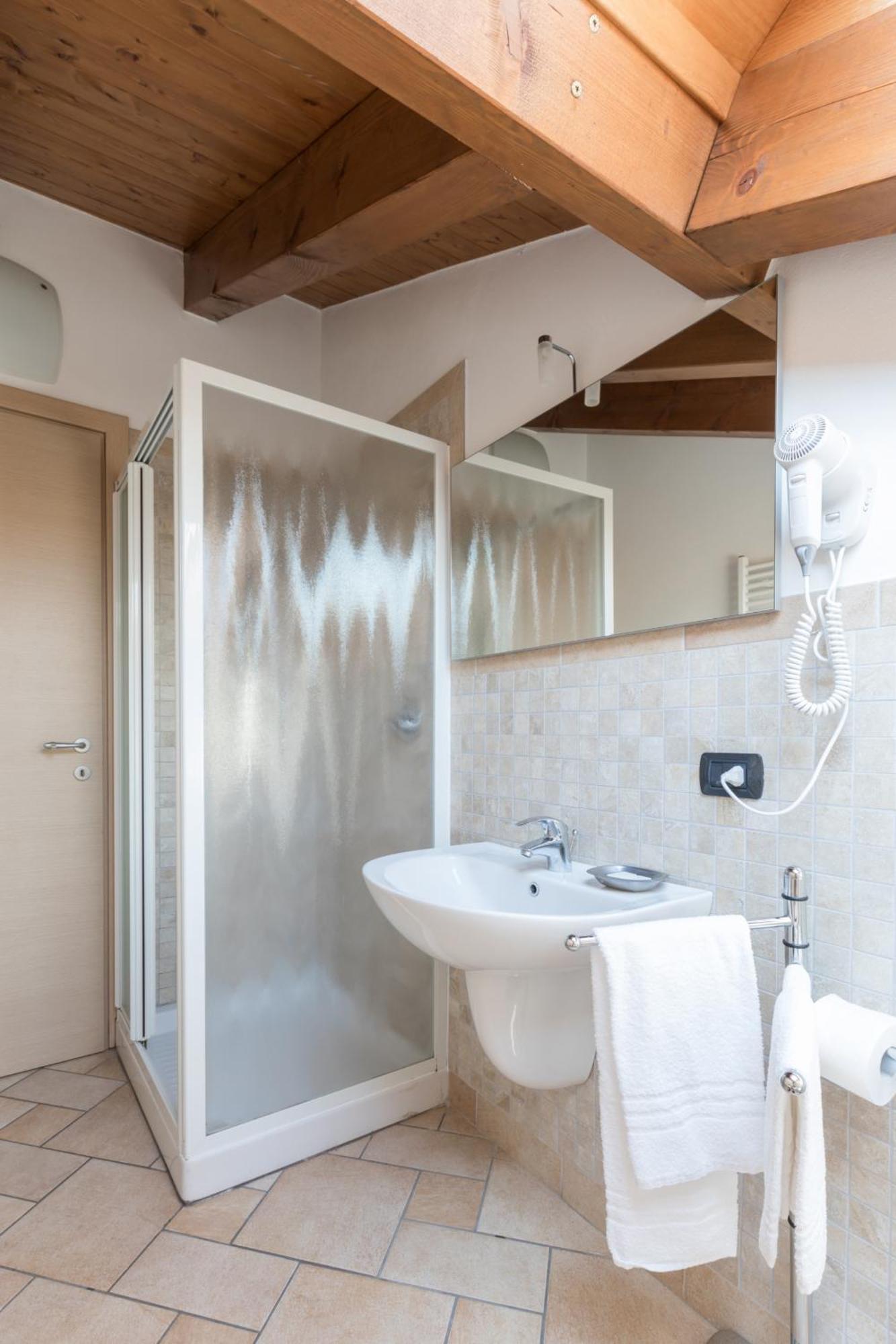 La Filanda Apartments By Wonderful Italy Bellagio Bagian luar foto