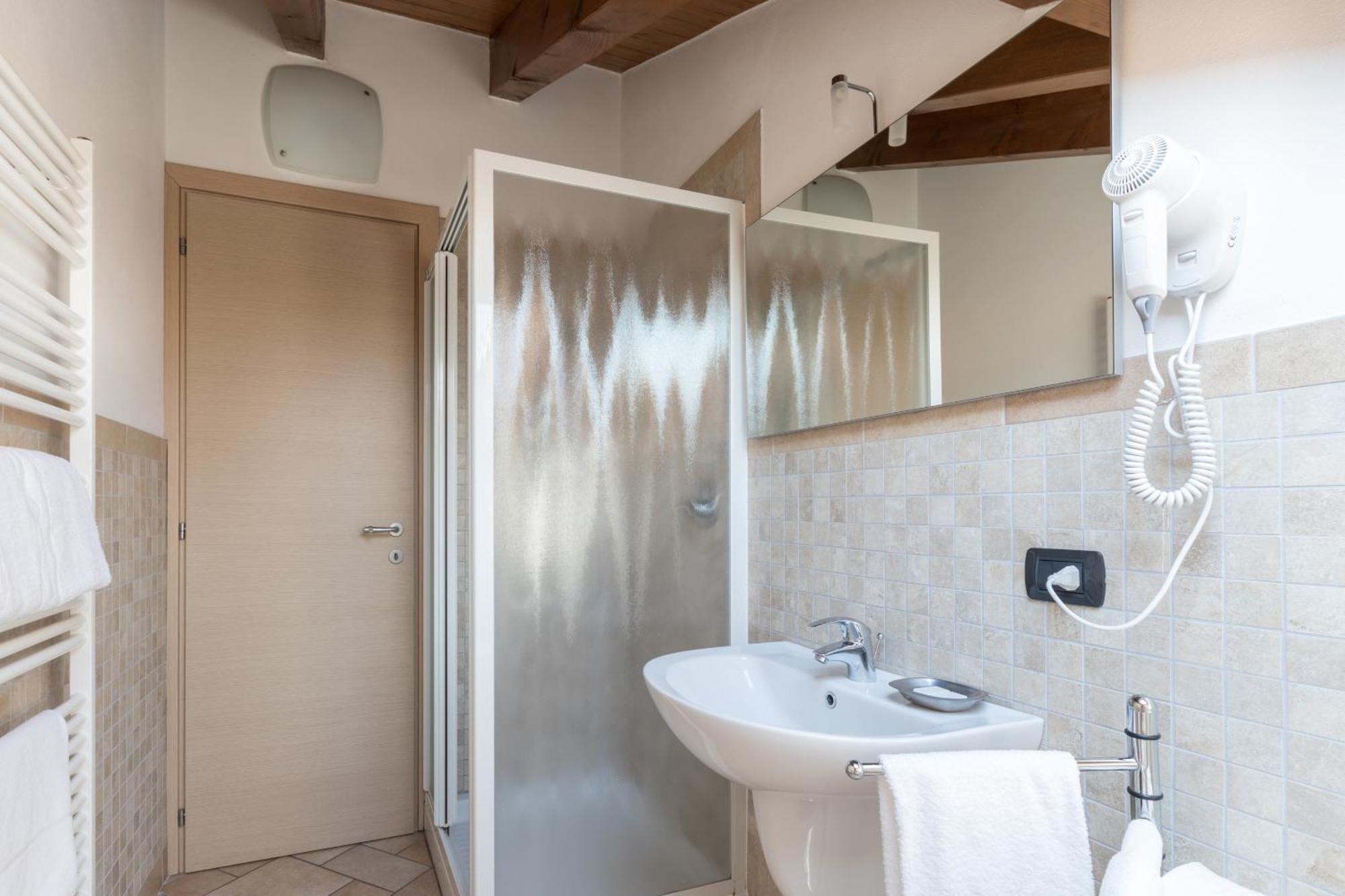 La Filanda Apartments By Wonderful Italy Bellagio Bagian luar foto